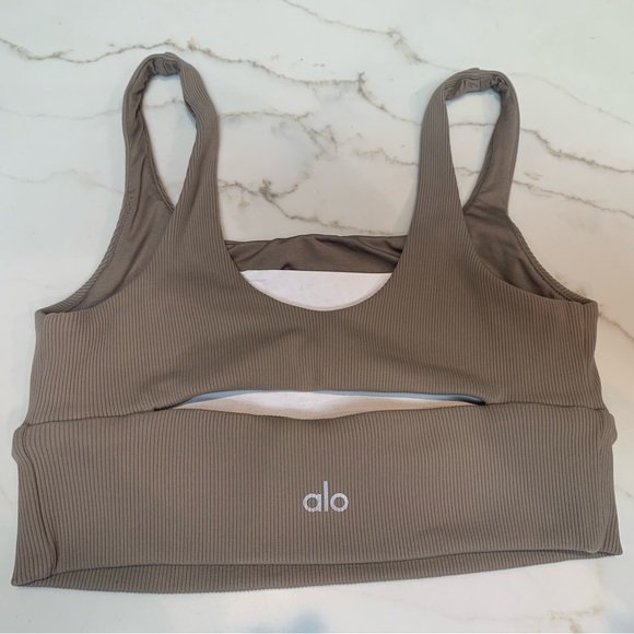 Alo Yoga Sports Bra Med. - Picture 2 of 2